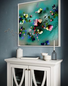 Frammenti di Wabi-Sabi I - smeraldo  dipinto verde su tela di lino con fiori in 3D
