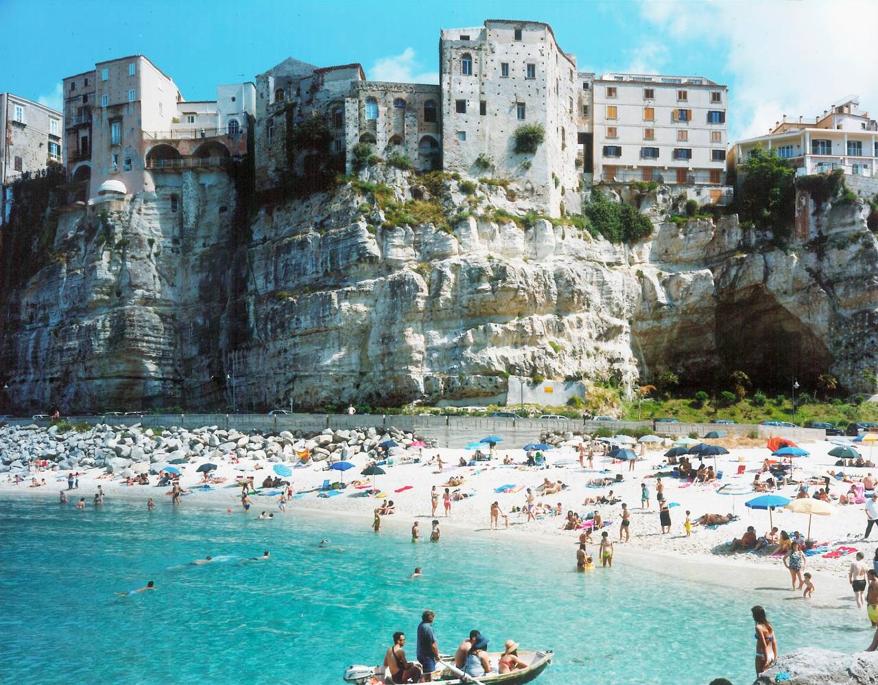 Massimo Vitali Landscape Photograph - Tropea