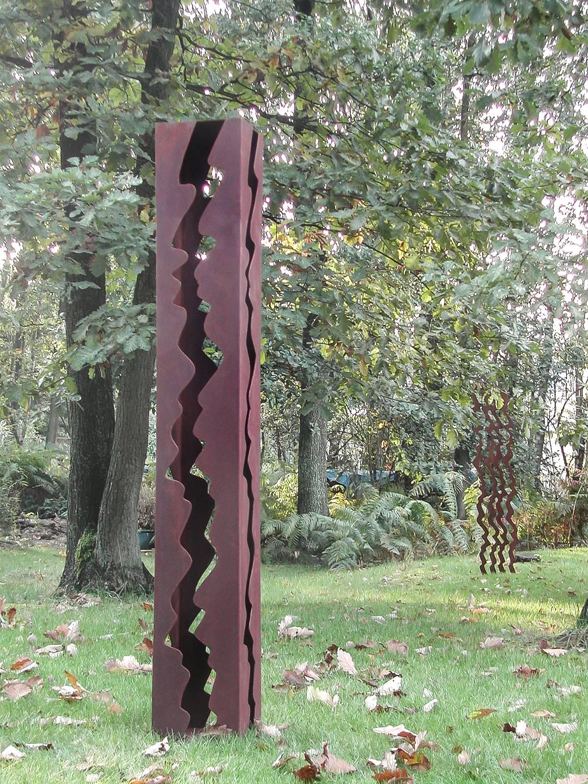 Outdoor sculpture, Totem in Steel, Positive Wave - Sculpture by Yolanda & H