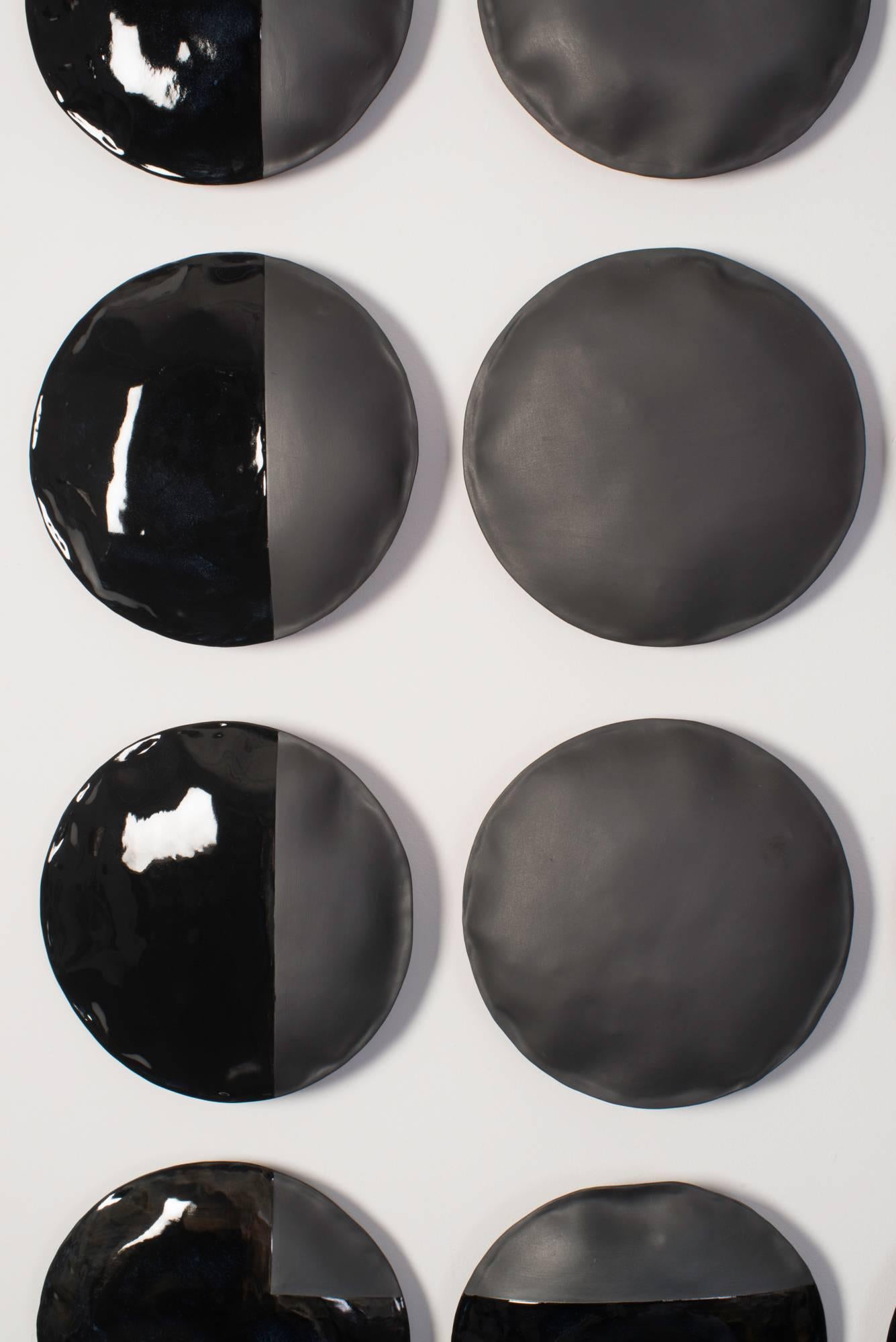 Black Porcelaine pillows, Mirror - Abstract Sculpture by Stepanka Horalkova