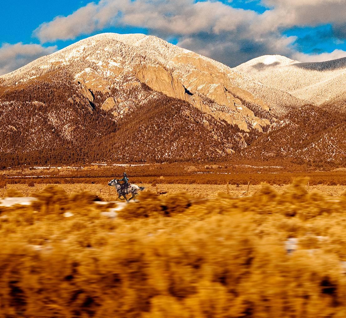 Looking for Richard, Landscape photography, Wild West, Horses - Photograph by Albert Delamour