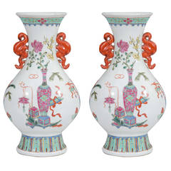 19th Century Pair of Chinese Famille Rose Vases