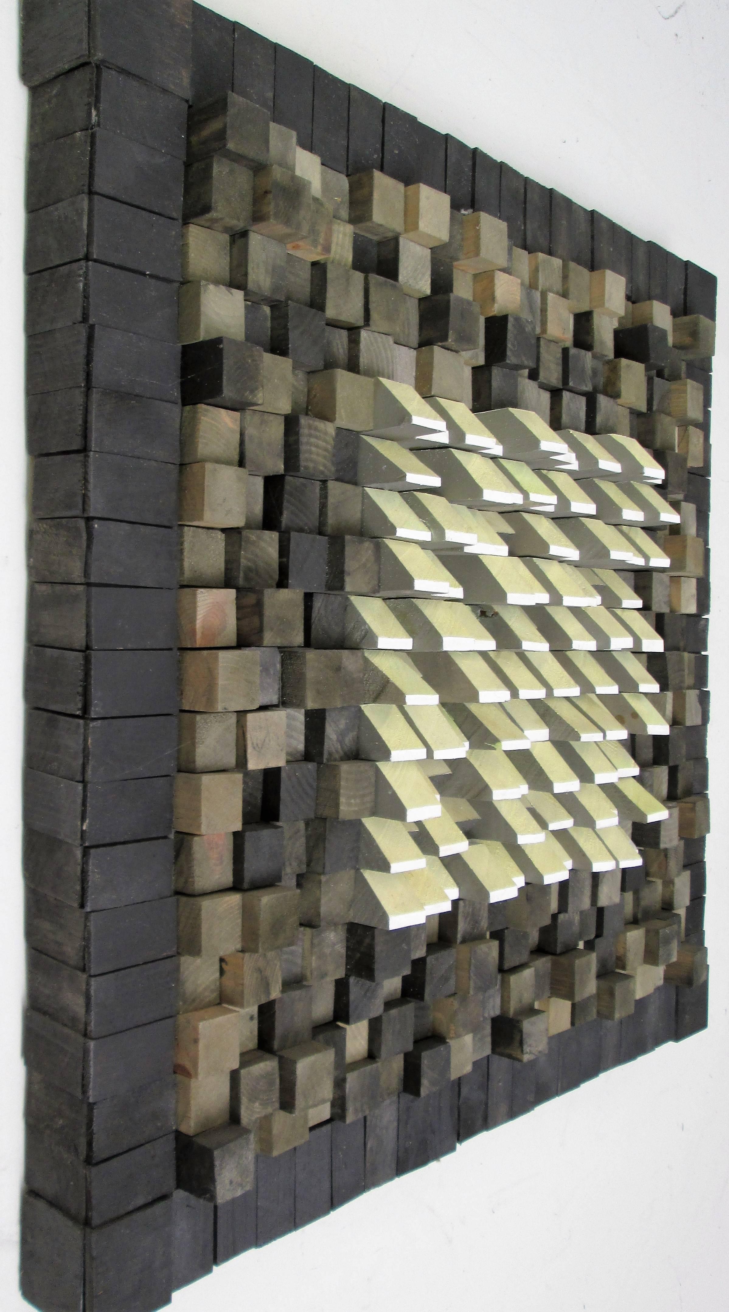 24 x 24 Zoll
Sorgfältig geschnitzte und handbemalte Holzblöcke, die dann mit schwarzer und hellgelber Acrylfarbe eingefärbt und auf eine 24 x 24 cm große Holzplatte geklebt wurden.

Diese moderne, quadratische, minimalistische, farbige