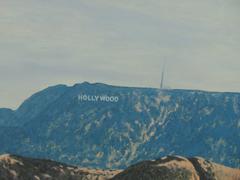 Holly Sight from the Distance (Paesaggio dipinto a olio delle colline di Hollywood)