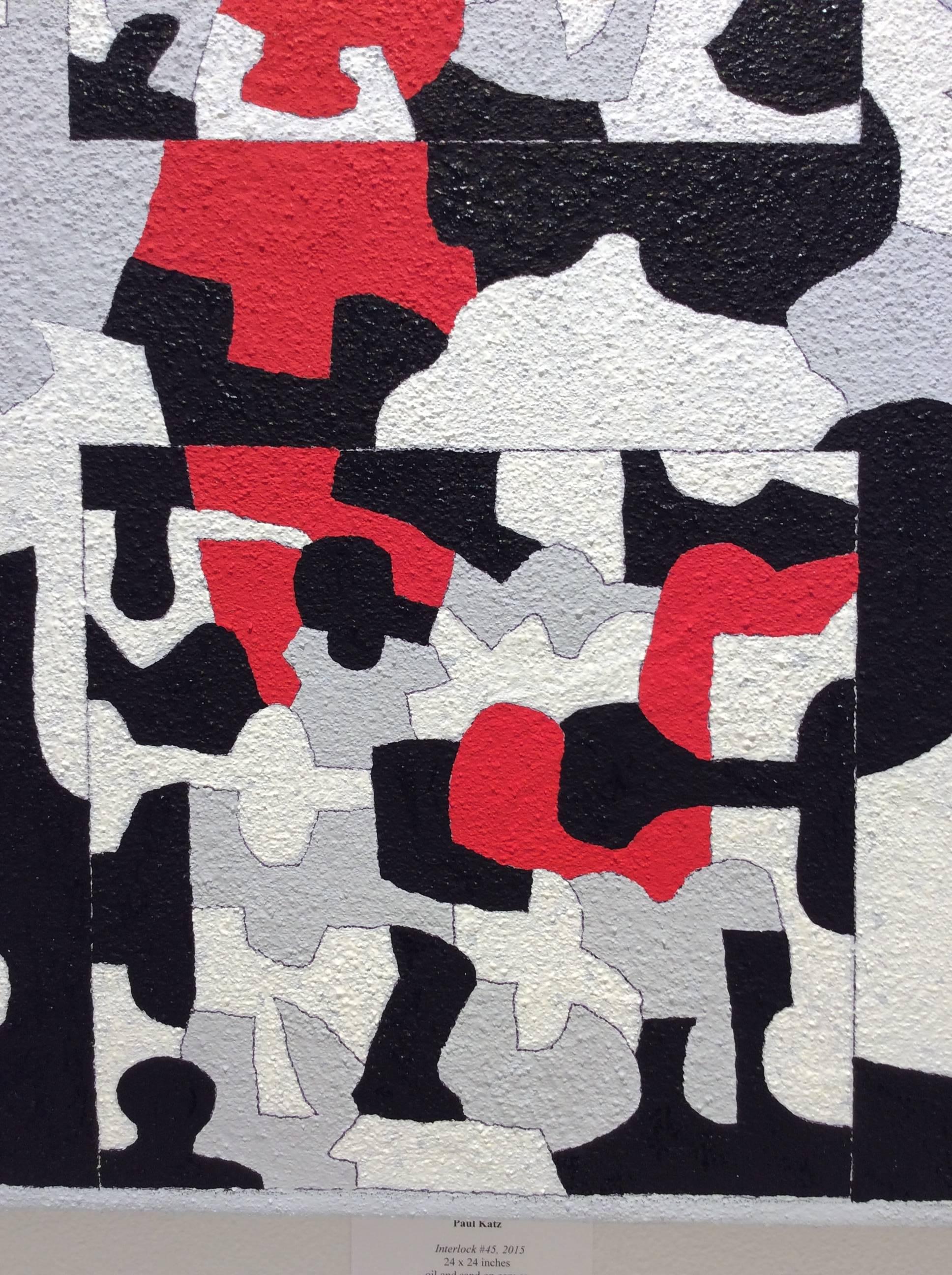 Interlock n°45 (peinture grise, abstraite, rouge, grise, blanche et noire sur toile) - Gris Abstract Painting par Paul Katz
