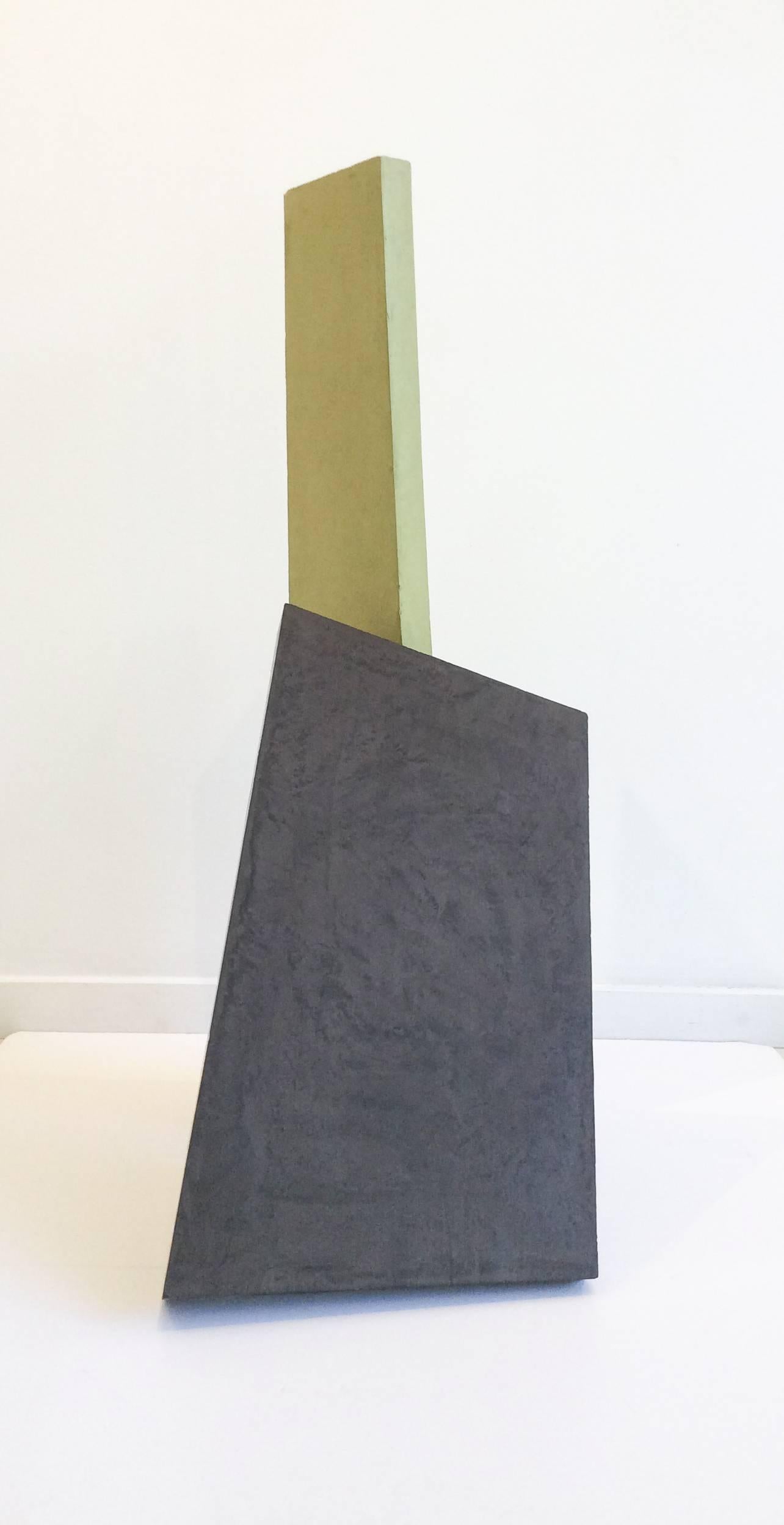 Just Lean on Me (Contemporary Minimalist Standing Sculpture in Green & Black) - Gray Abstract Sculpture by Dai Ban