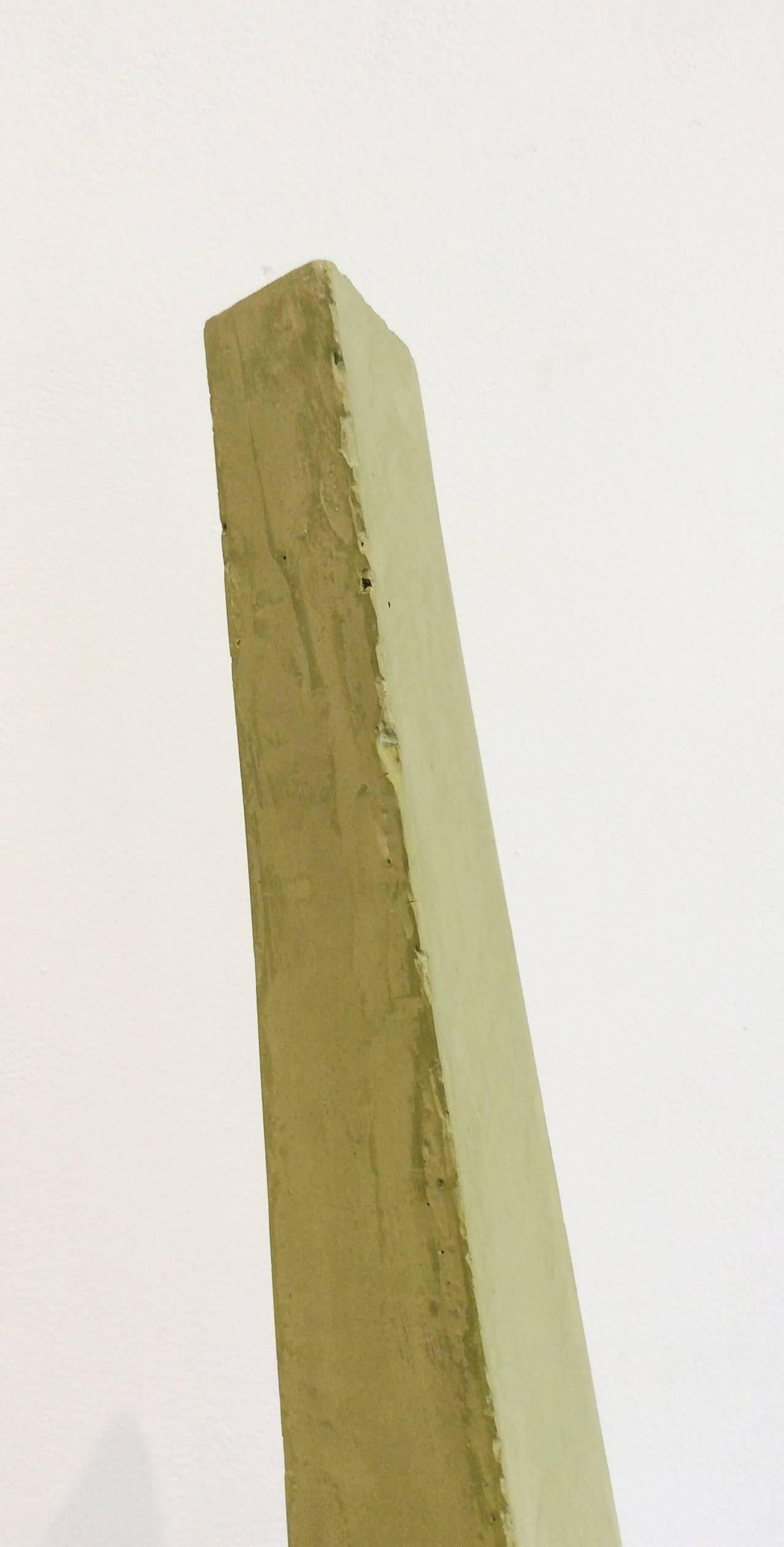 Prendi una bombola per uccidere un passerotto (scultura astratta minimalista in piedi) 1
