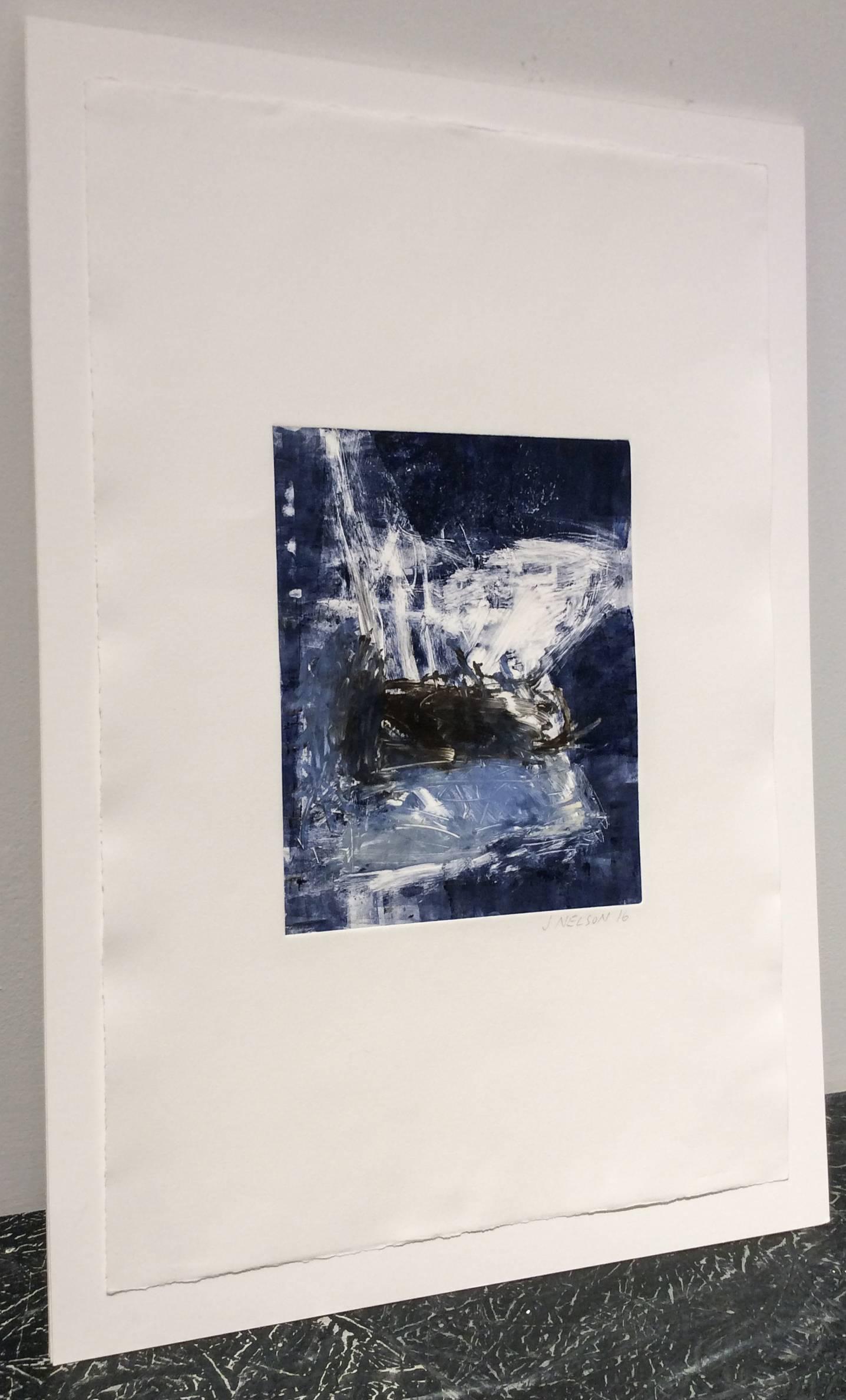 Senza titolo (blu e bianco):  Monoprint impreziosito a mano - Abstract Painting Nero di Jenny Nelson