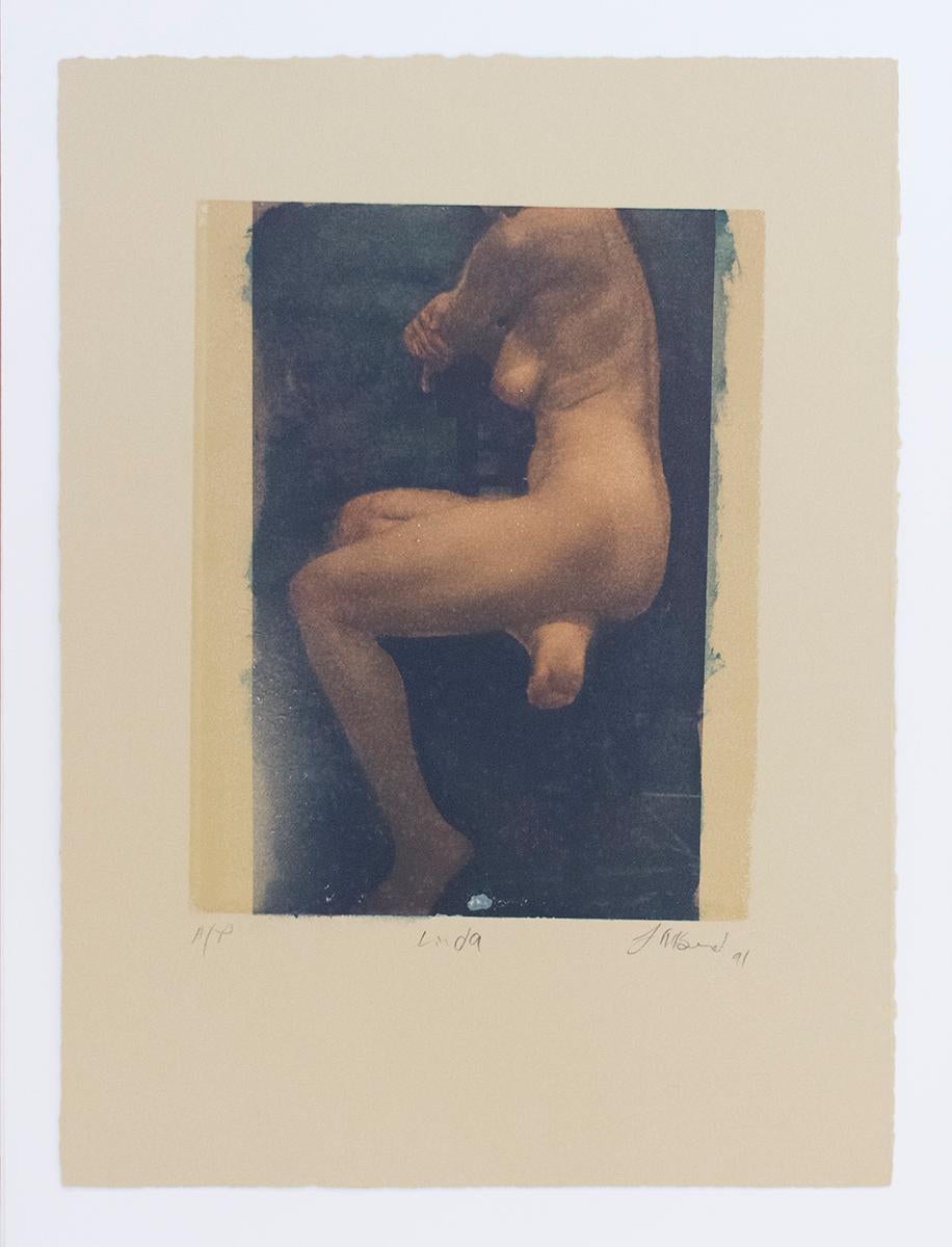 Linda (Polaroid Transfer einer nackten Frau auf Rives BFK) – Photograph von Mark Beard