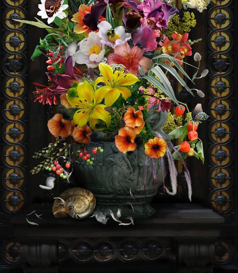 Ironwork (Vertikaler digitaler Collagedruck farbenfroher Blumen auf Schwarz) (Zeitgenössisch), Photograph, von Lisa A. Frank