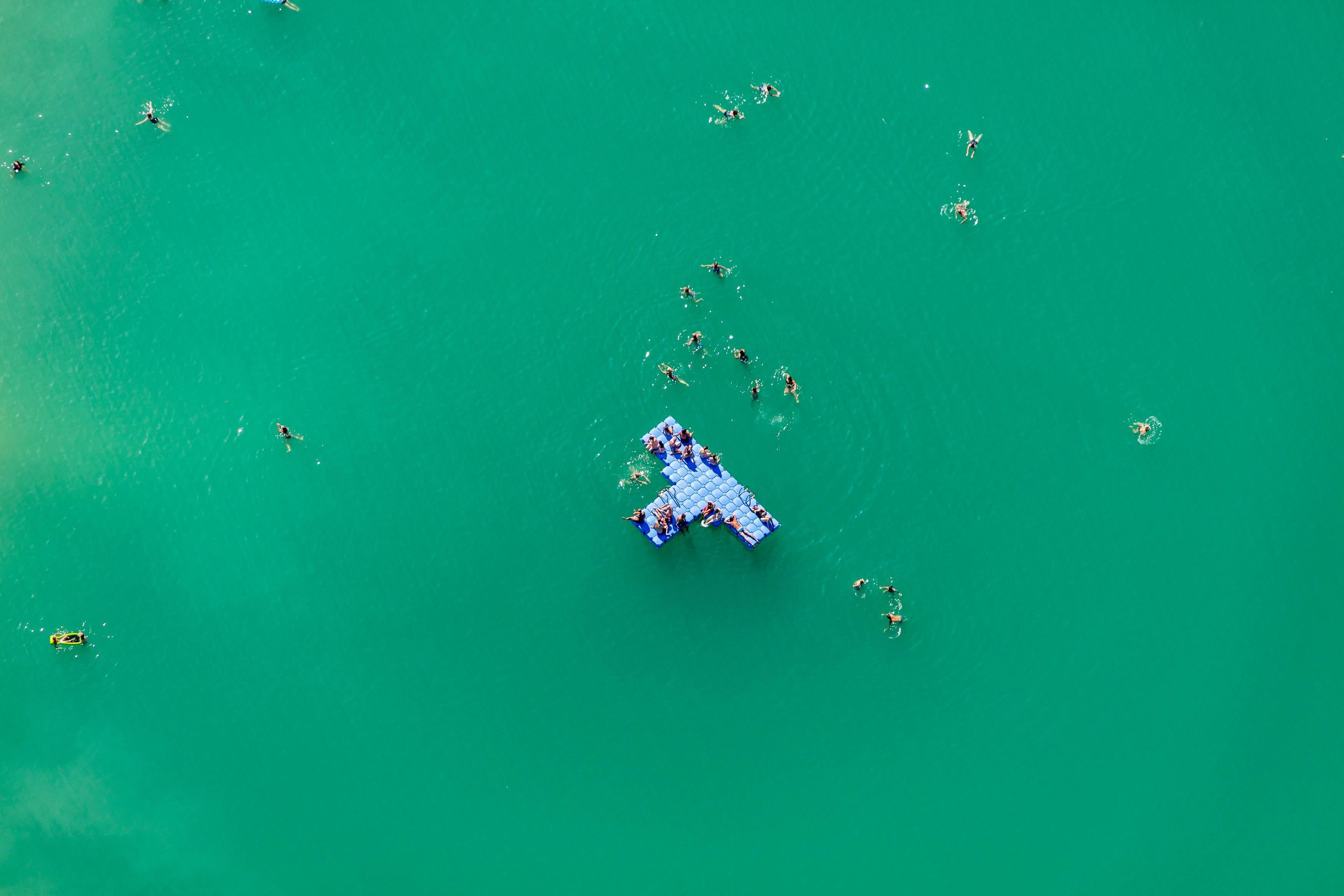 Klaus Leidorf Color Photograph - Blue raft