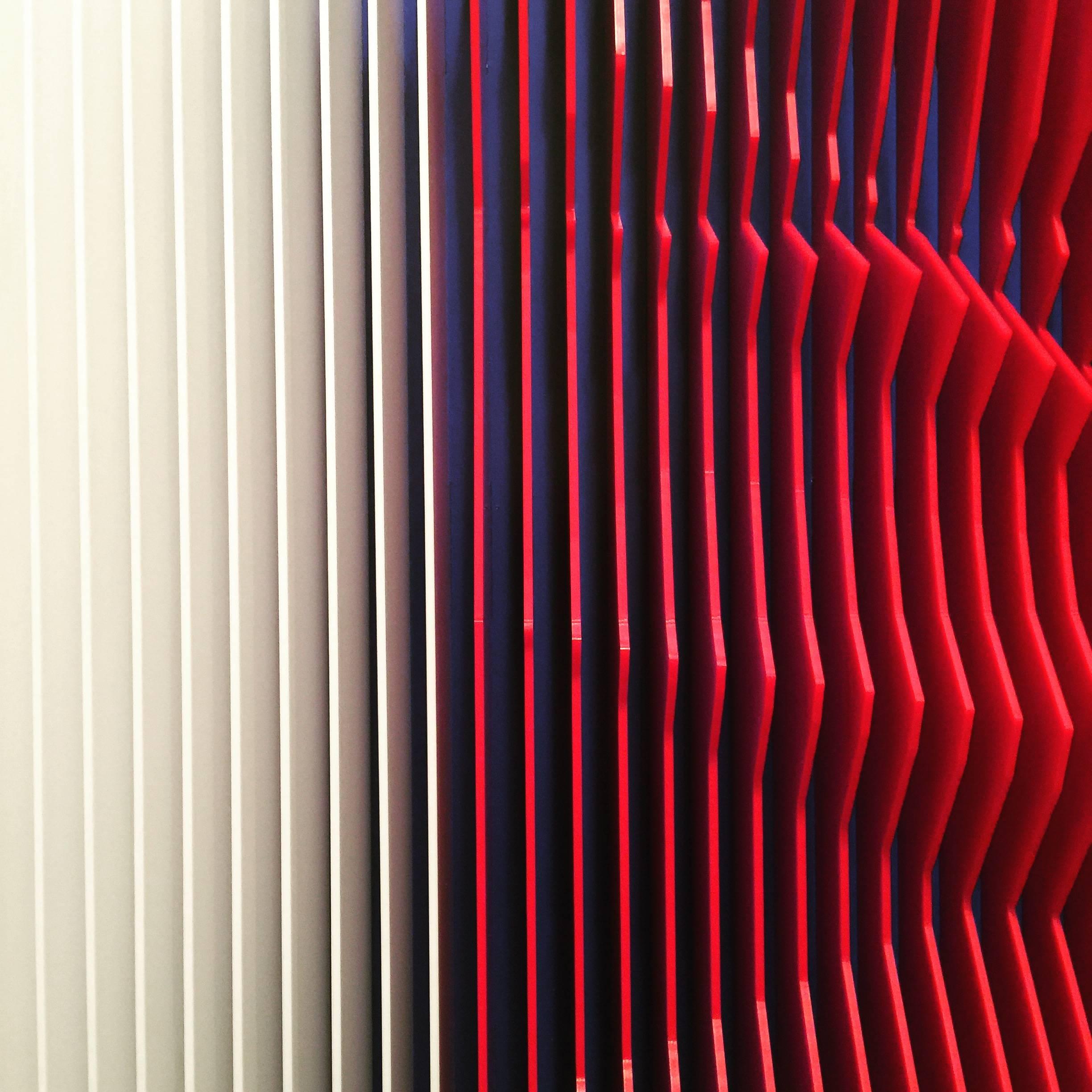 Soporte: planchas acrílicas /compuesto de aluminio
Escultura mural cinética contemporánea de J. Margulis

Hojas Lucite
J. Escultura Margulis 
J. Aluminio Margulis  
J. Margulis Arte Contemporáneo 
Aluminio  
Plexiglás 
Ilusión óptica  
Arte