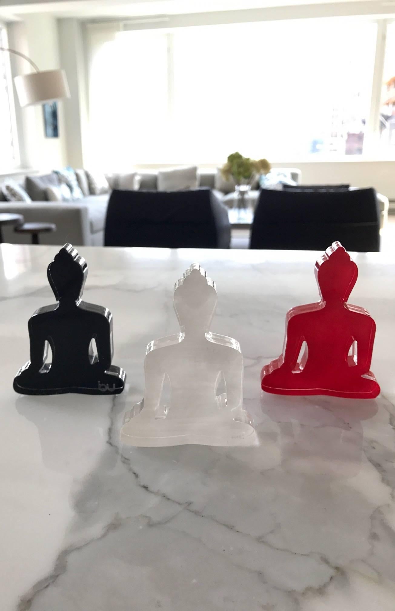 Das komplette Mini-Buddha-Set (9 Mini-Buddha-Statuen) (Grau), Figurative Sculpture, von Unknown