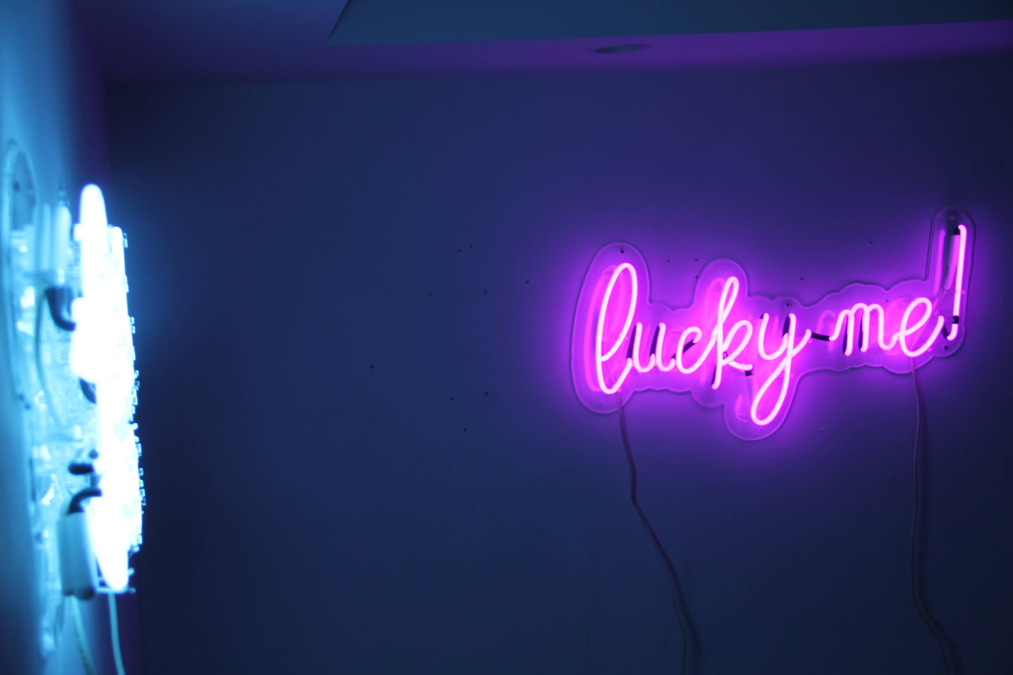 lucky me - Contemporary Sculpture by Mary Jo McGonagle