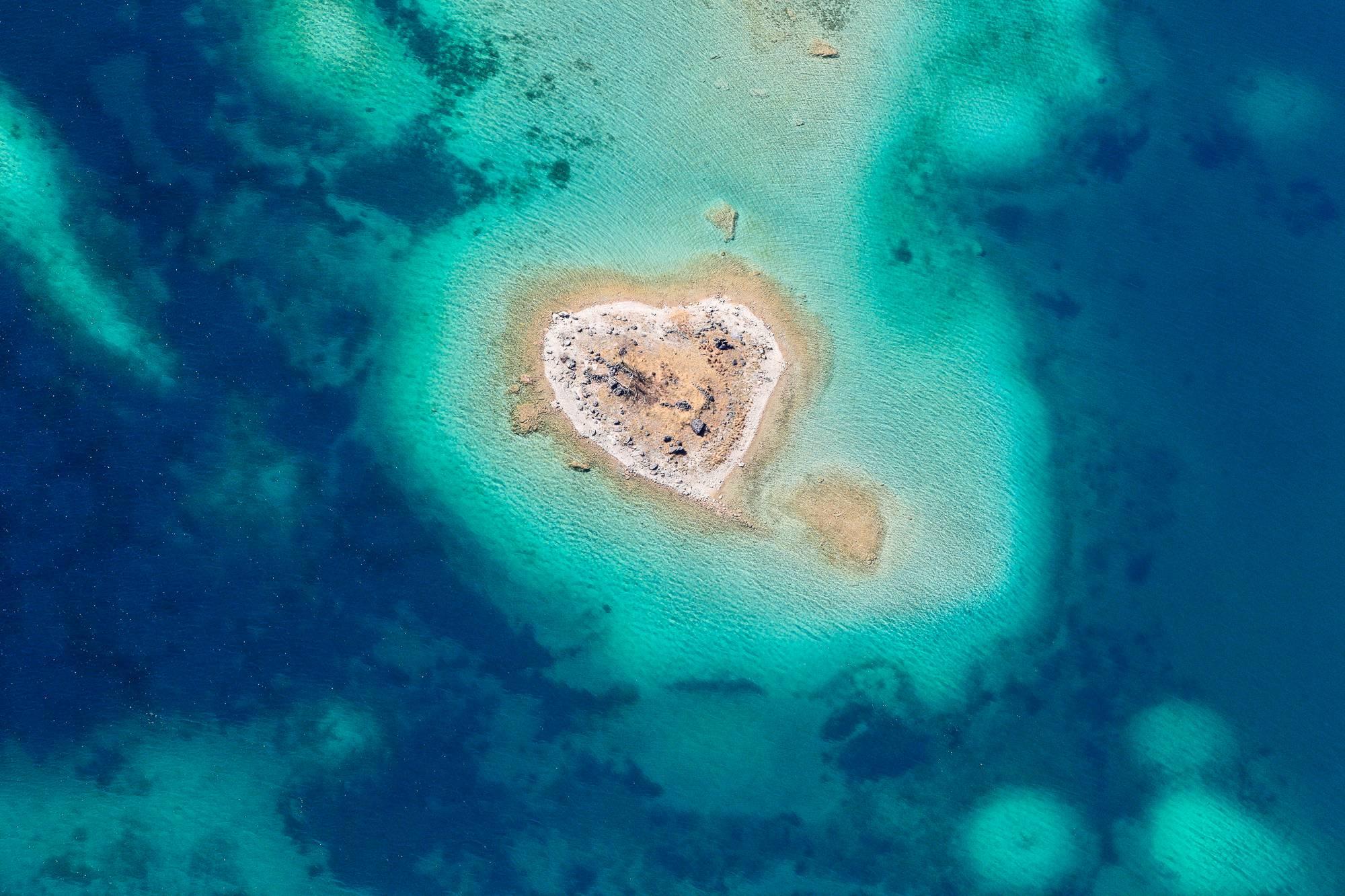 Klaus Leidorf Landscape Photograph - Heart Island