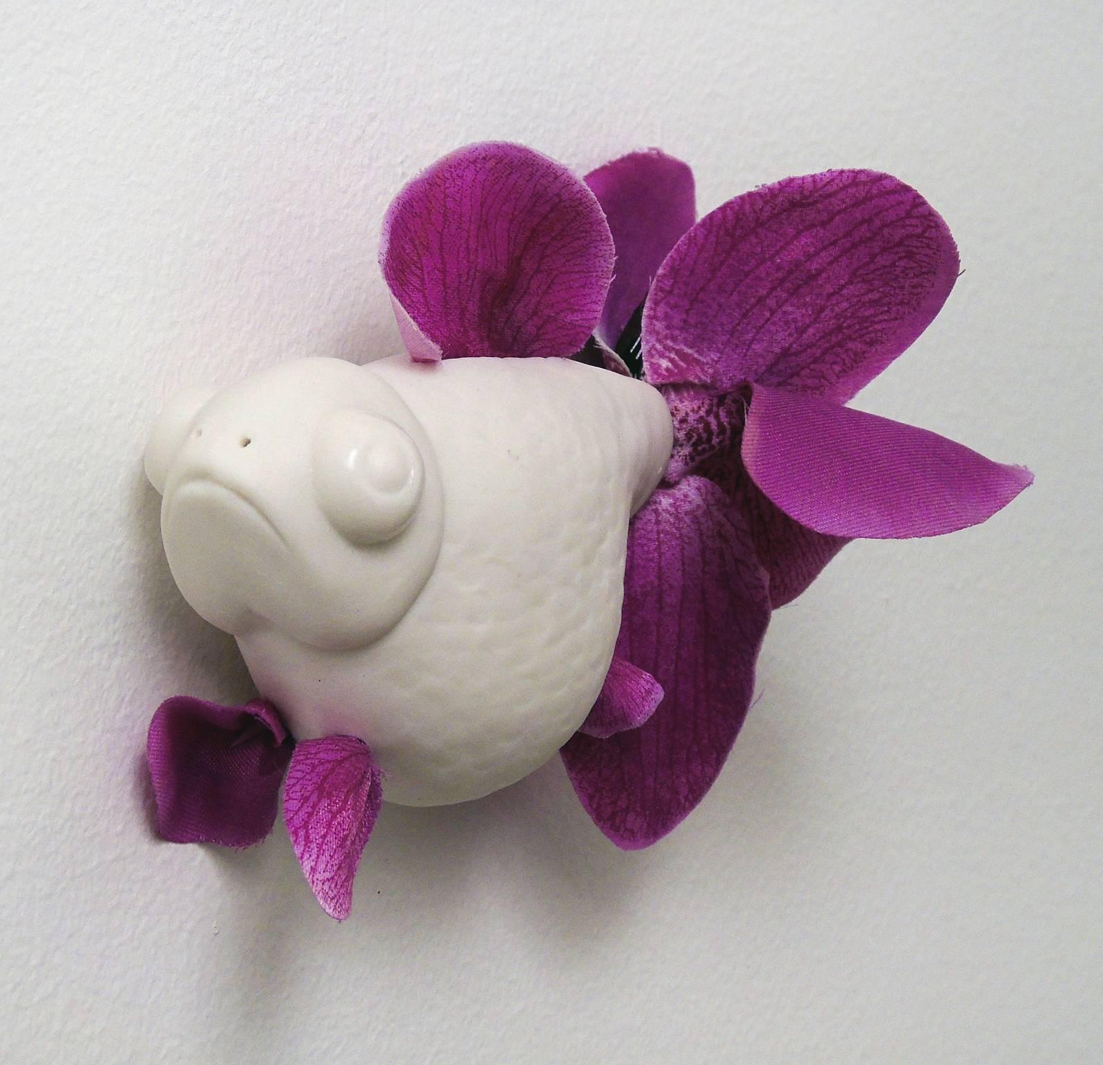 Prize VIII (white porcelain fish) - Contemporary Sculpture by Bethany Krull