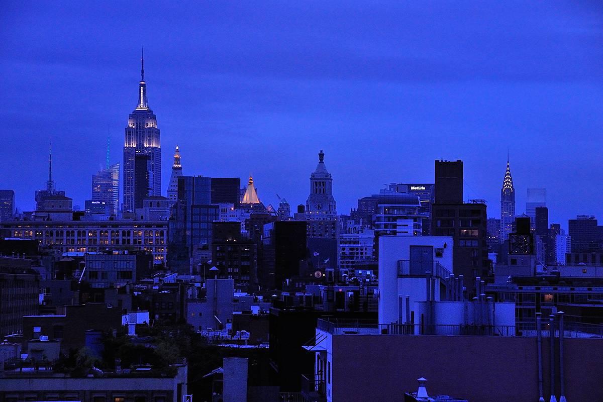 Alejandro Cerutti Landscape Photograph - Large landscape photography of New York City - Blue