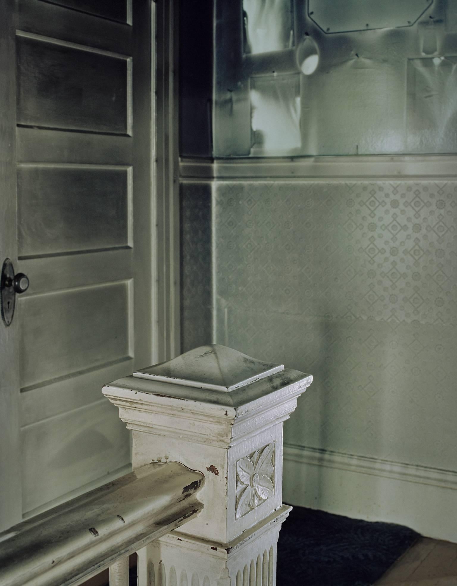 Erik Pawassar Still-Life Photograph – Persephone IV ( 40 x 31" / 102 x 79cm) 