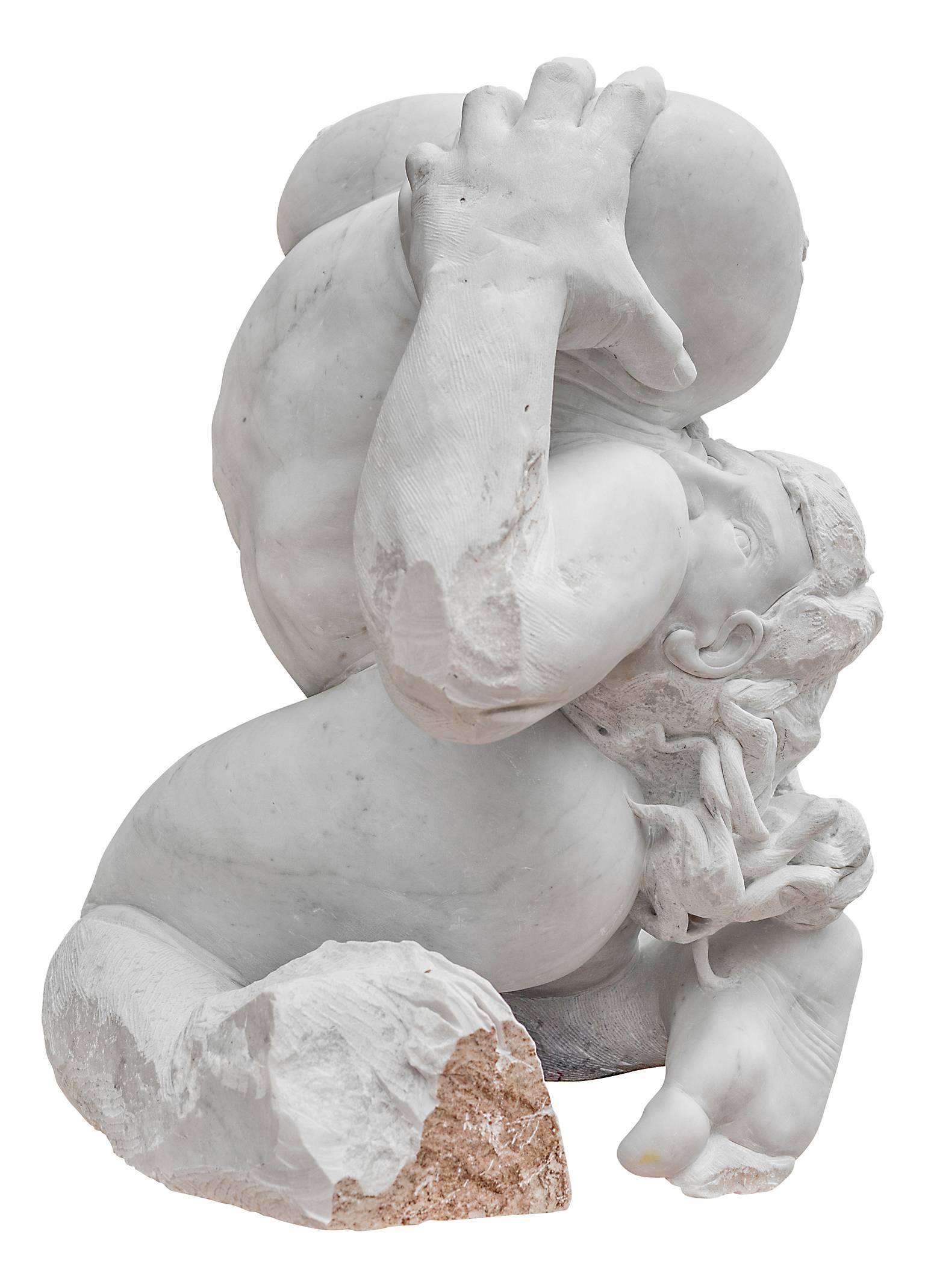 Madre Terra - escultura figurativa de mármol de Carrara tallada a mano