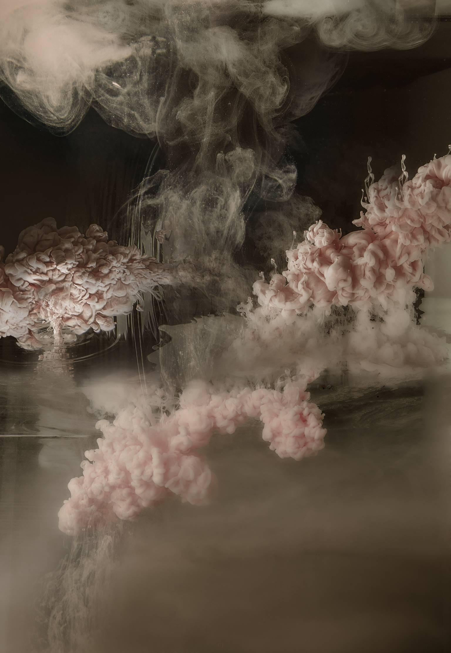 Color Photograph Christian Stoll - Stratosphère I  - Photographie grand format de paysages abstraits de nuages d'eau liquide