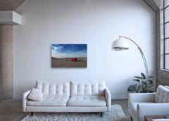 On Land - Großformatiges Foto eines ikonischen Holzrumpfboots auf Wüstenseebett