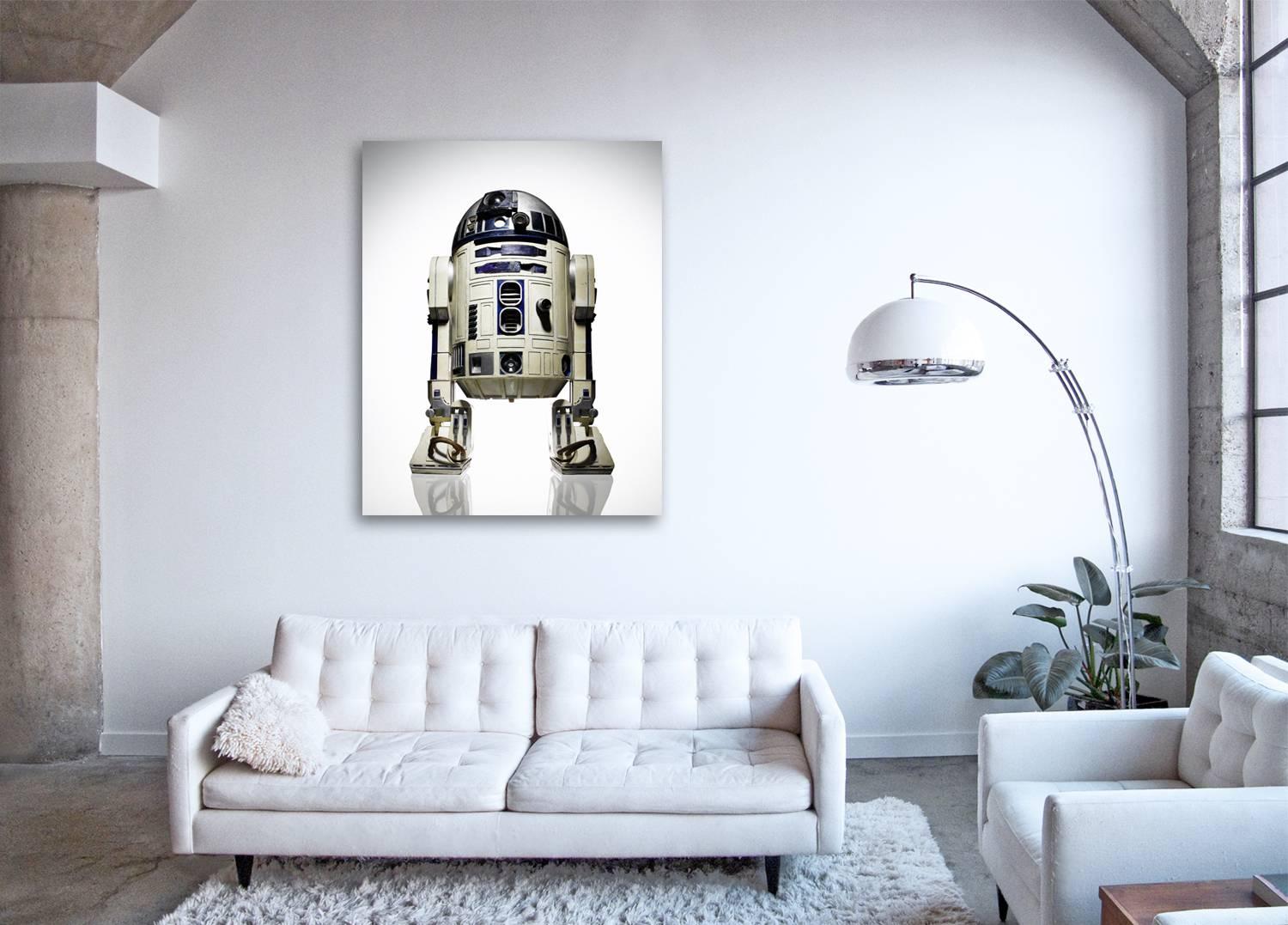 Star Wars ( R2-D2 ) – großformatige Fotografie des ikonischenroid-Roboters im Originalformat – Photograph von Tom Schierlitz