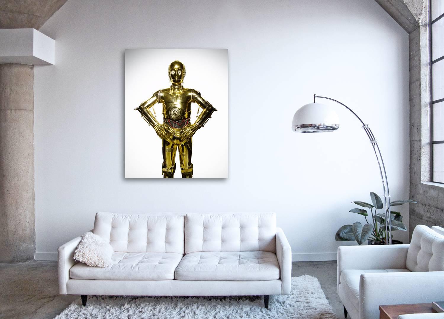 Krieg der Sterne  C-3PO  Stilllebenfotografie des ursprünglichen ikonischen – Photograph von Tom Schierlitz