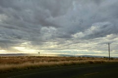 Marfa (Texas)  Großformatige Fotografie dramatischer Wolken über endlosem Feld