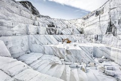 Marmo di Carrara (gerahmt)  Groformatfotografie eines italienischen Marmorbruchs
