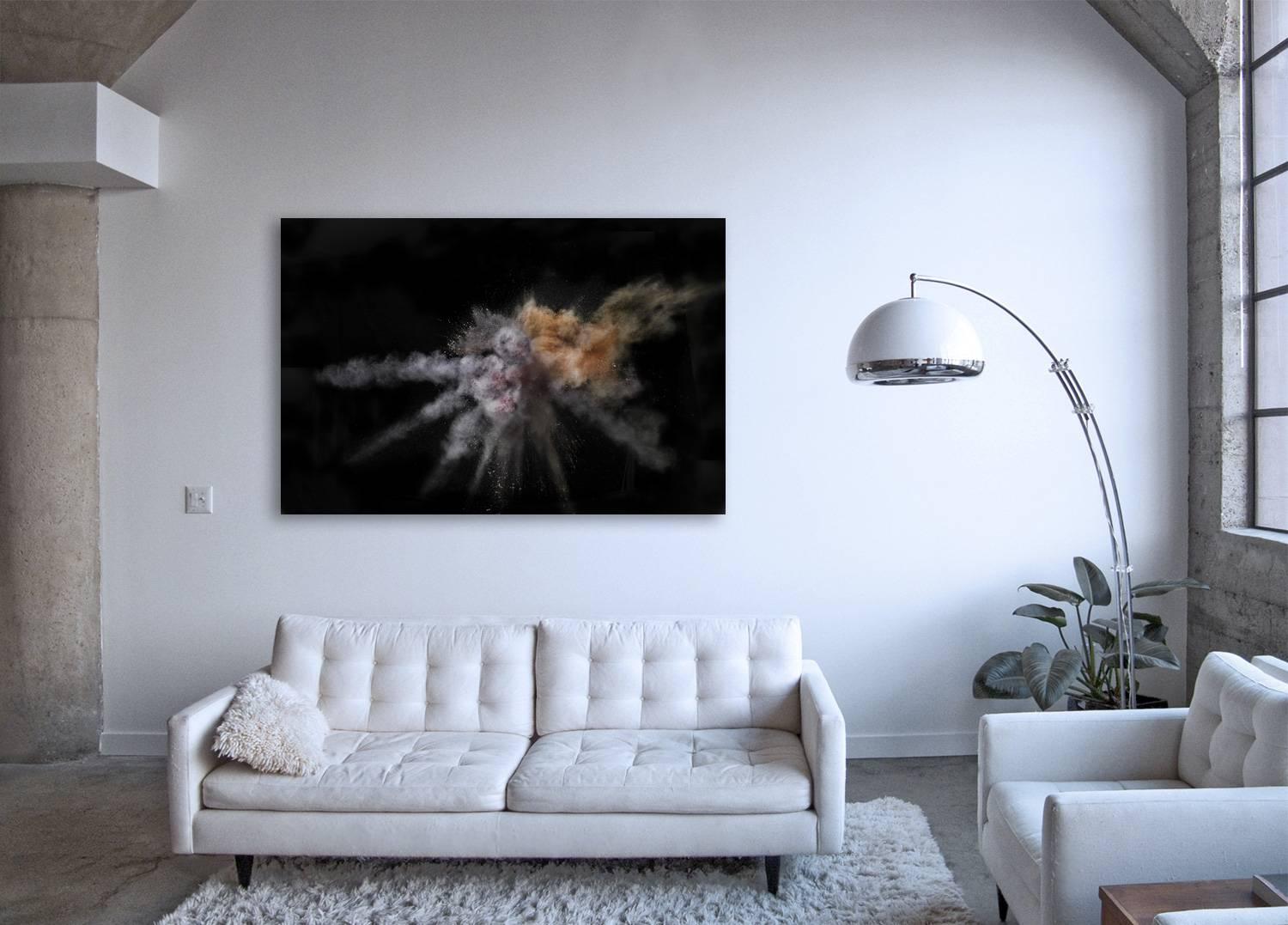 Burst III - photographie abstraite à grande échelle de l'explosion caleidoscopique de couleurs - Print de Christian Stoll