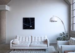 L'autoroute - vue abstraite d'un œil d'oiseau de la circulation aux intersections des autoroutes la nuit