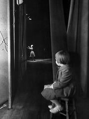 Vintage Carrie Fisher watching Debbie Reynolds
