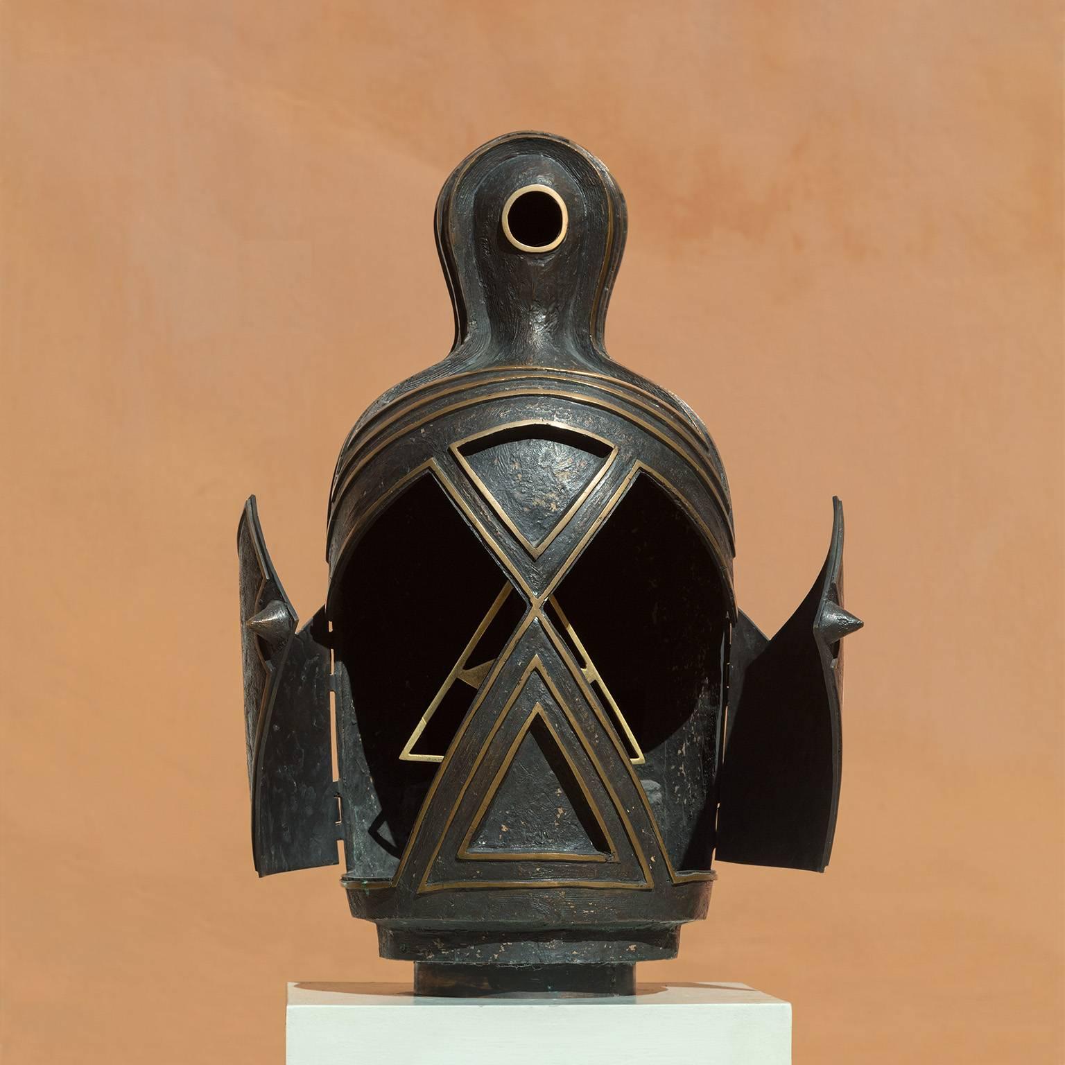 Canopo – Bronzeskulptur mit geheimen Fächern, Gedenkurne, Antropomorphe Skulptur (Moderne), Sculpture, von Angelo Canevari