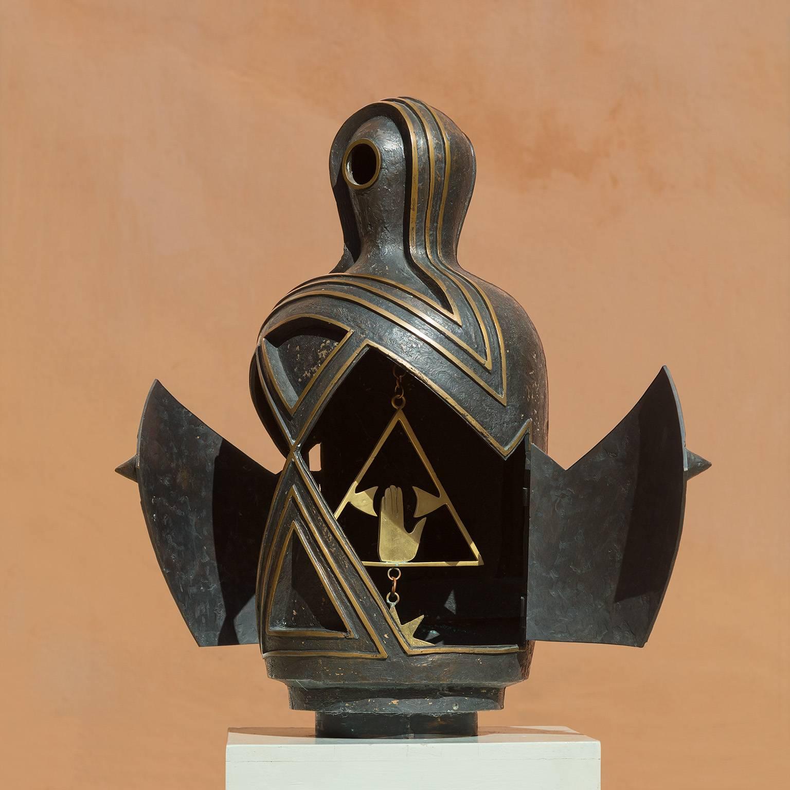 Angelo Canevari Figurative Sculpture – Canopo – Bronzeskulptur mit geheimen Fächern, Gedenkurne, Antropomorphe Skulptur