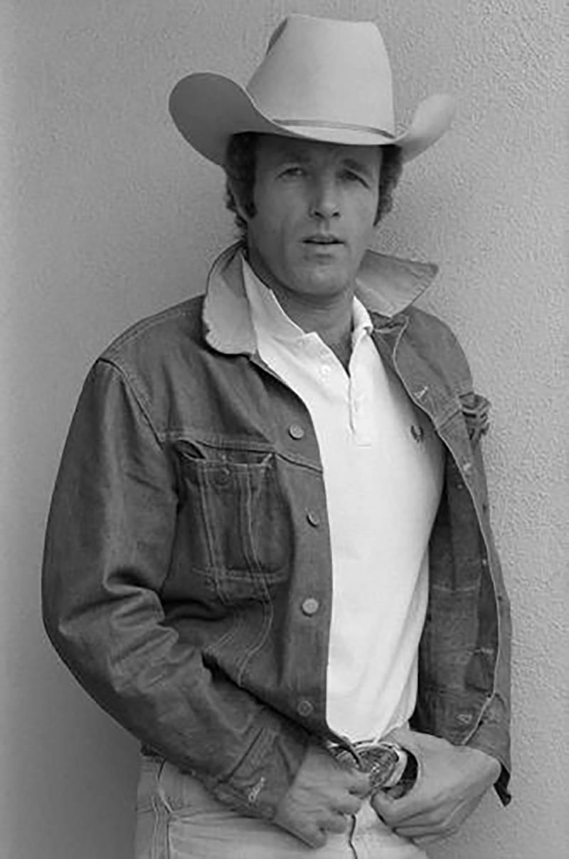 Terry O'Neill - James Caan Cowboy Hat For Sale at 1stdibs