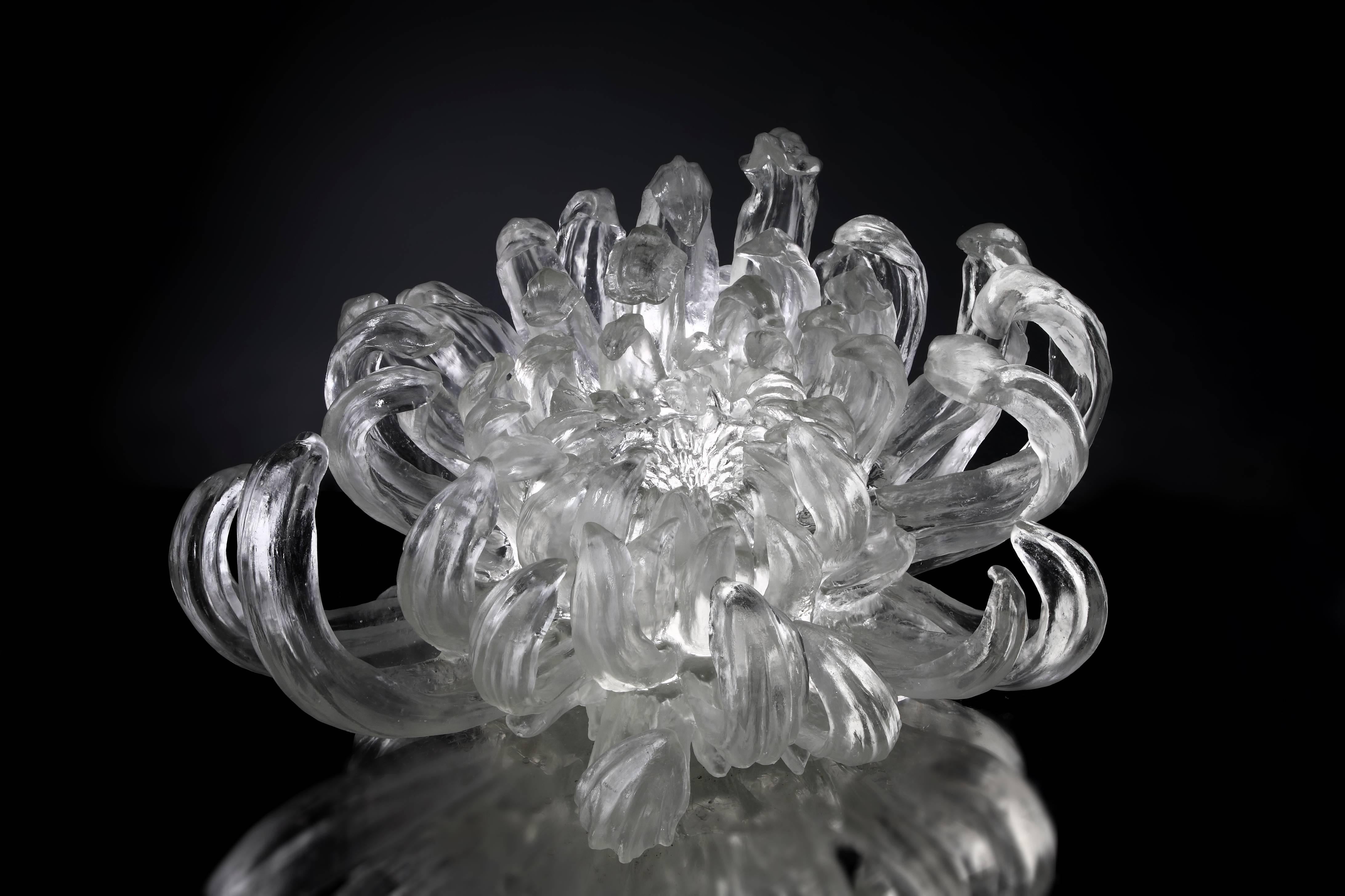 Chrysanthemum Dance - Sculpture by Loretta Yang