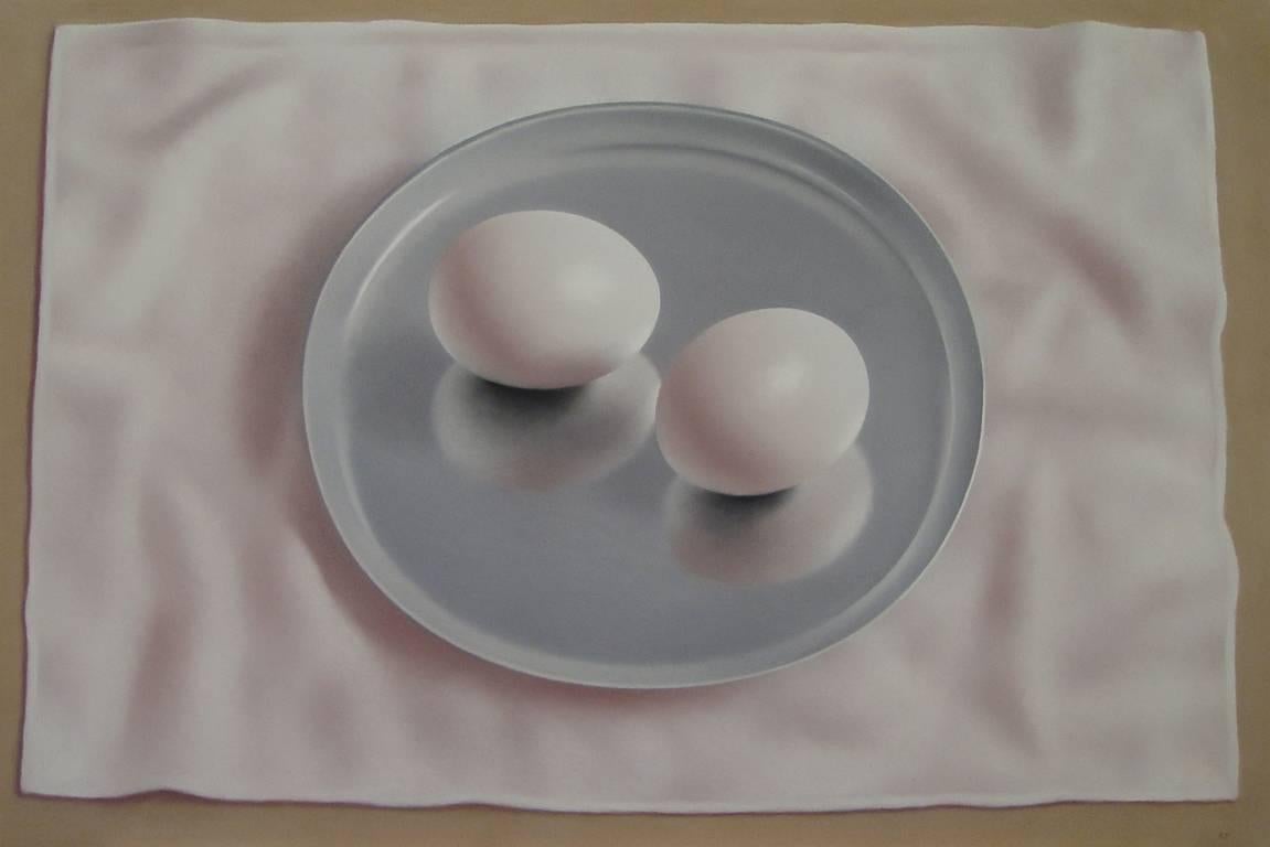 Robert Peterson Still-Life – Eier auf einem Metallteller