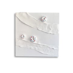 Relieve de pared «Invierno blanco» con figuras de azúcar y pastillas, escultura de arcilla espumosa