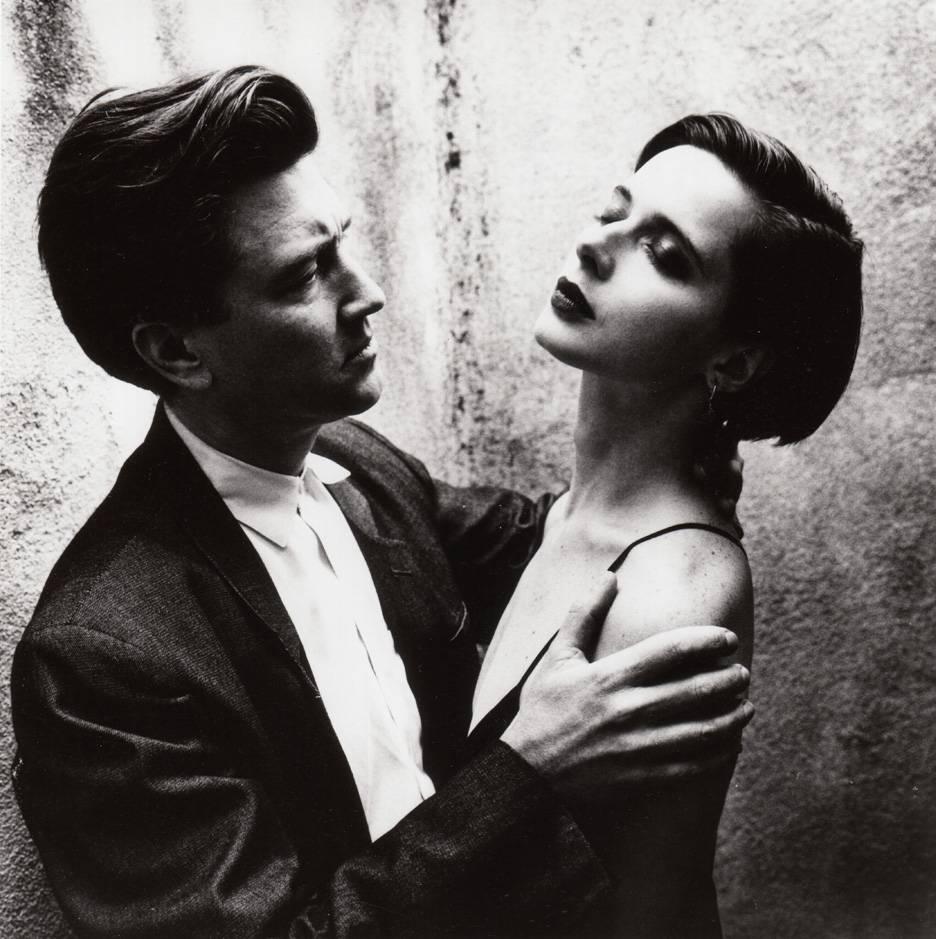 Black and White Photograph Helmut Newton - Isabella Rossellini et David Lynch, Los Angeles, 1988