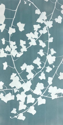 „Silver Ivy“ (Cyanotypie, 34 x 18 Zoll) – Zeitgenössische Kunst