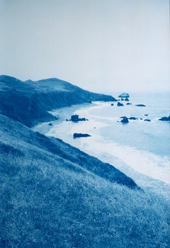 Falaises de Bodega Bay : cyanotype imprimé à la main, exemplaire n° 1 sur 5, 24 x 18 pouces
