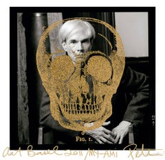Andy Warhol mit goldenem Totenkopf
