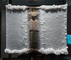 Scultura “Open Torah”, rivestita di cristalli di sale, 75 x 88 x 12 cm