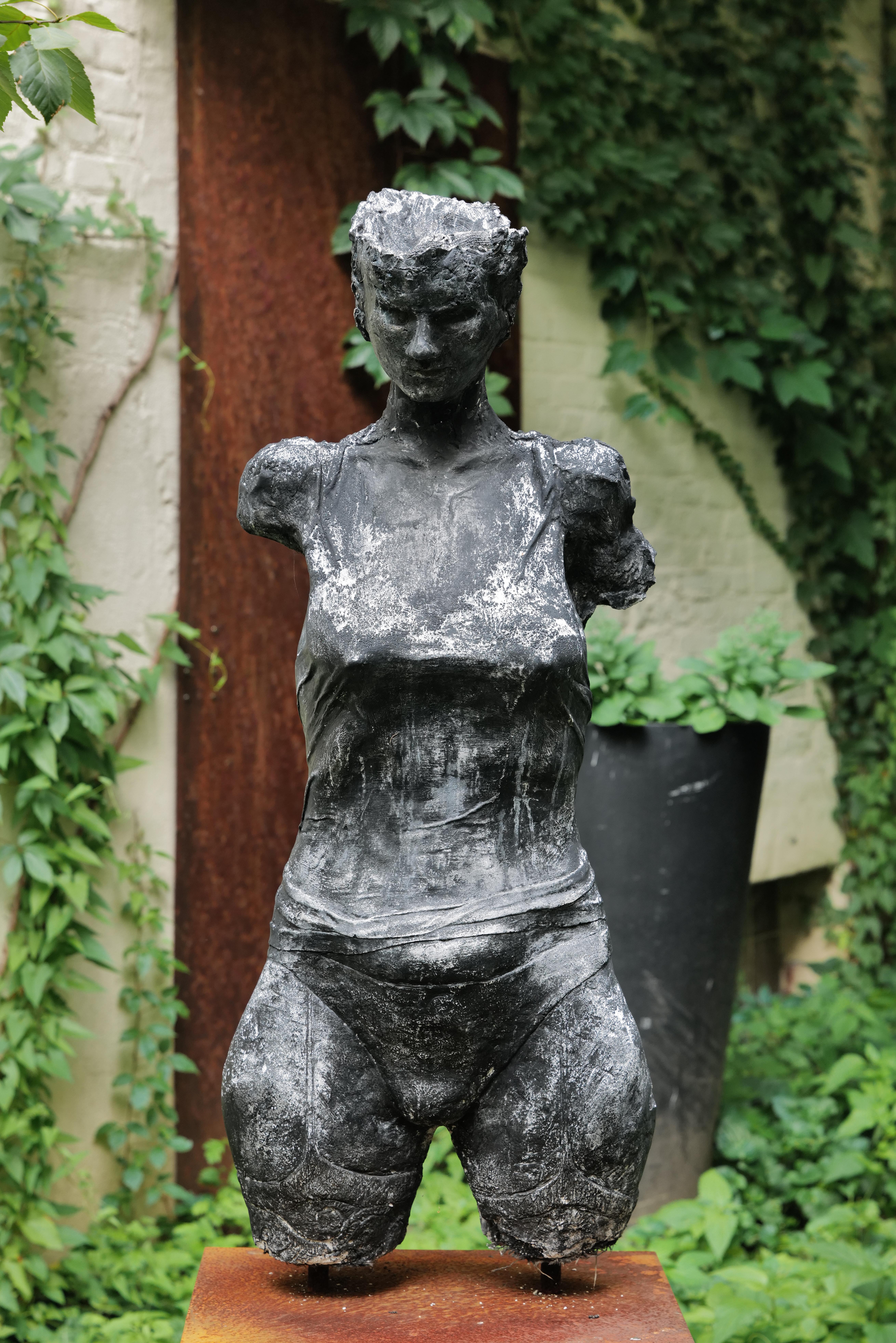 Nude Sculpture de Zura - Torso Femenino Tamaño Natural