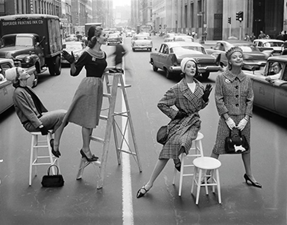 Stopping Traffic, Park Avenue South, Charm Magazine - Photograph by William Helburn