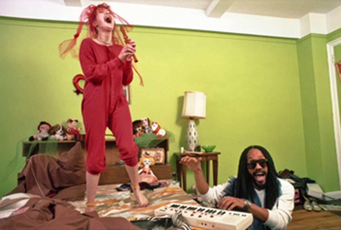 Color Photograph di Harry Benson - Cyndi Lauper, New York, 1984