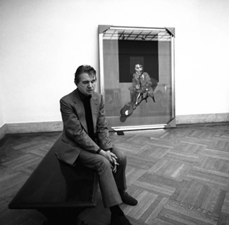 Harry Benson Black and White Photograph - Francis Bacon at the Met, 1975