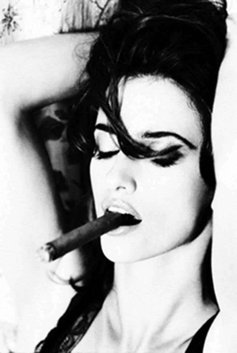 Ellen Von Unwerth Eva Herzigova Smoking For Sale At 1stdibs ellen-von-unwerth-eva-herzigova-smoking-for-sale-at-1stdibs