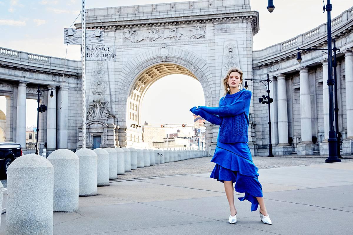 Sophie Elgort Color Photograph - Paige by the Manhattan Bridge, VOGUE Thailand