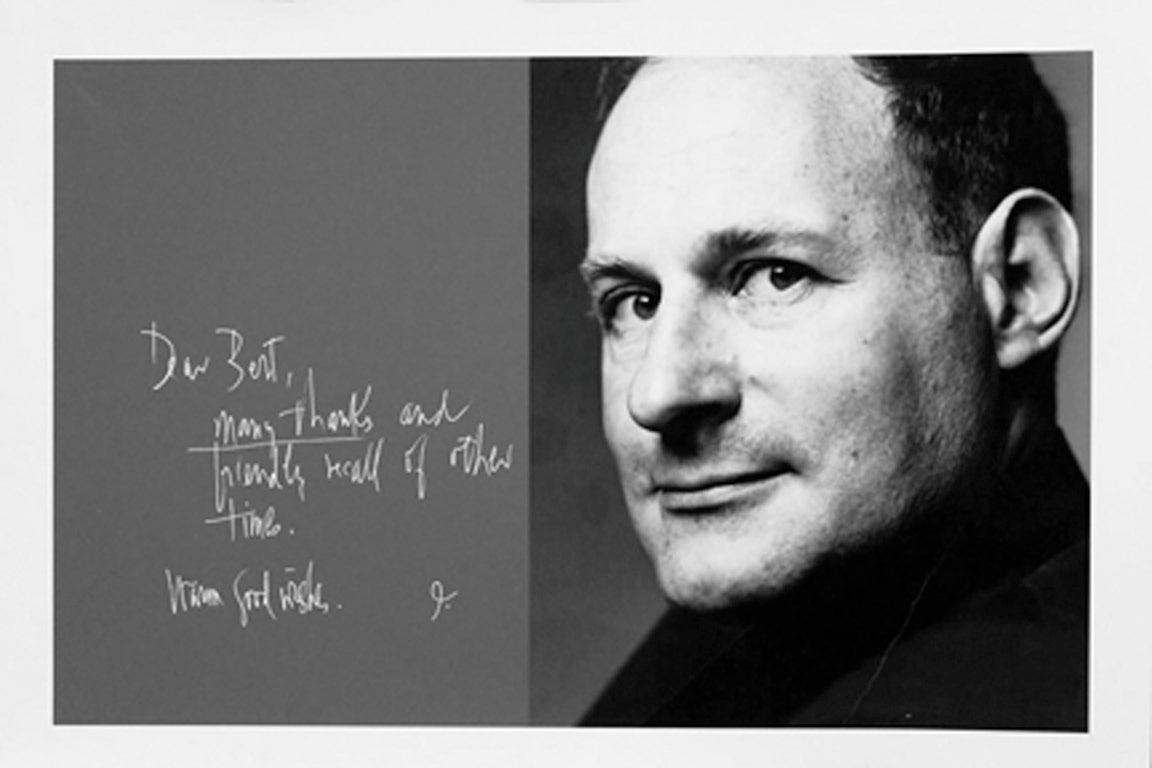 Irving Penn e la sua nota nel libro degli ospiti dello studio di Bert Stern, anni '60
